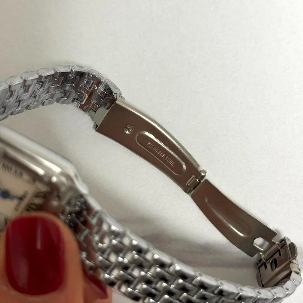 Sku:0384 vintage style silver watch + in a gift box They fit‎ any hand size